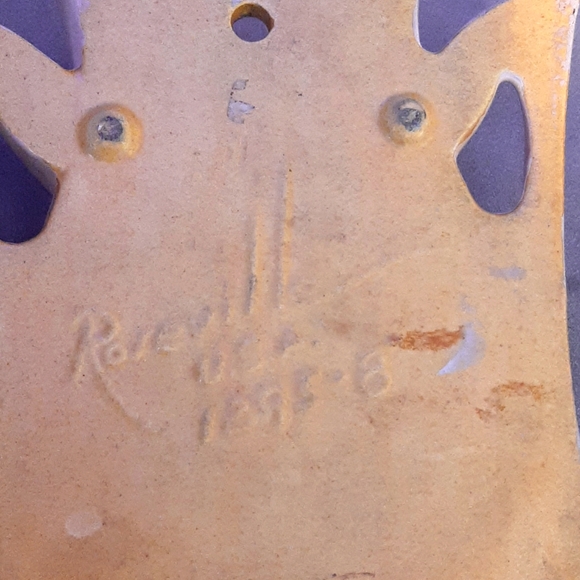 Antique Roseville CLEMATIS wall pocket, 1940s - Picture 3 of 3